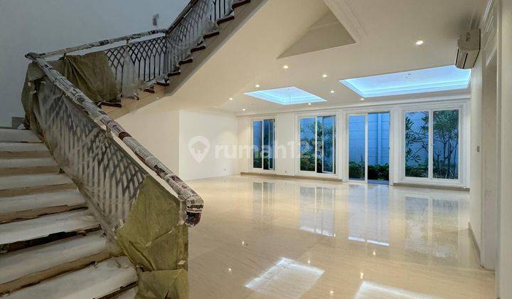 American Classic Brand New Renovated with Swimming Pool only 3 min to senayan city 2