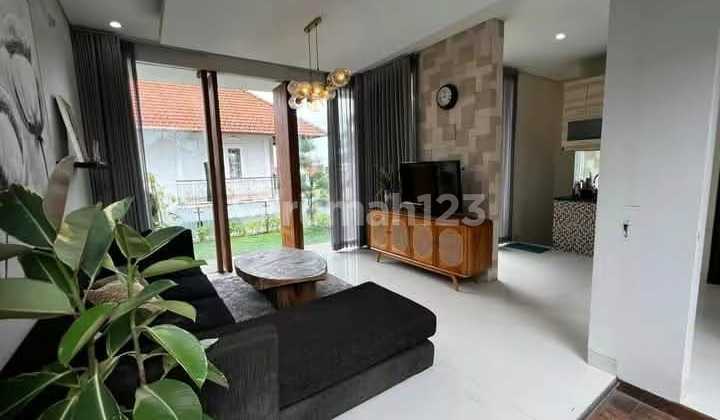 FOR SALE – Modern 3-Storey Villa in Sedap Malam, Sanur (92A1)