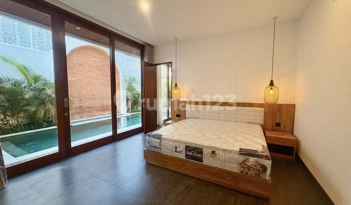 SANUR BEACHSIDE VILLA FOR LEASEHOLD 24 YEARS (166V) SANUR BEACHSIDE VILLA FOR LEASEHOLD 24 YEARS (166V)