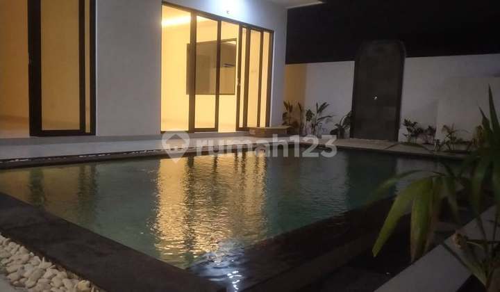 FOR RENT 3 BEDROOM VILLA IN SESEH & PERERENAN (270V)