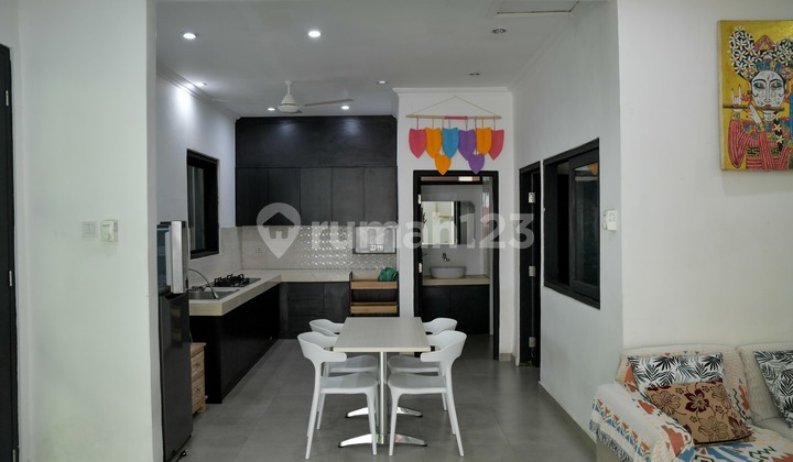 For Rent 3 Bedroom Villa Beachside In Sanur (239V)