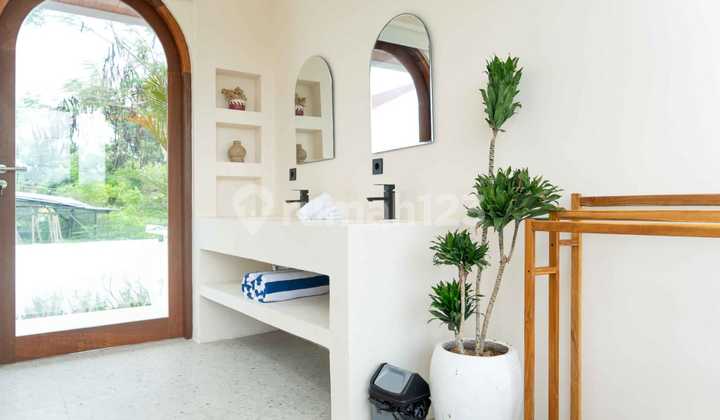 Stunning Mediterranean Villa Leasehold Villa 33 years (47) 1