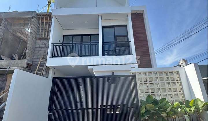 Rumah Modern 3 Kamar Tidur Premium Renon Denpasar (97VA4) Rumah Modern 3 Kamar Tidur Premium Renon Denpasar (97VA4)