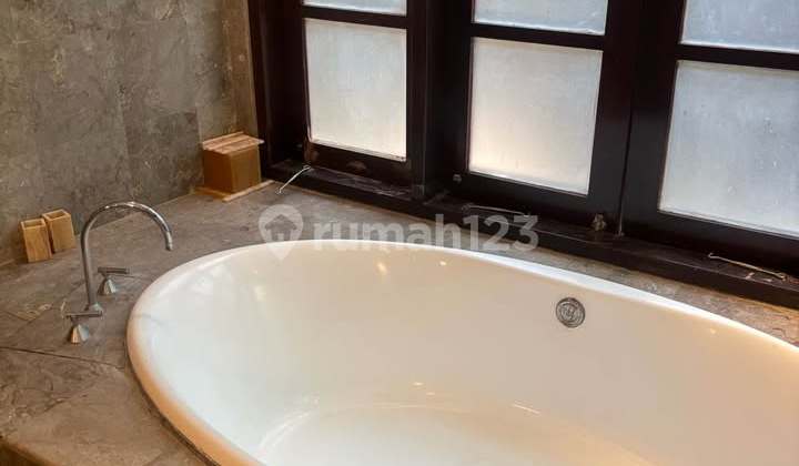 FOR RENT BEAUTIFUL 3 BEDROOM VILLA IN UMALAS (247V) 2