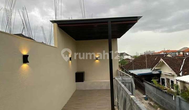 Rumah Modern Minimalis Bergaya Semi Villa One Gate System(164V) 2