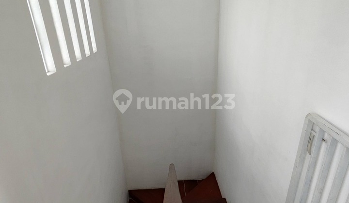 Disewakan Rumah di Kawasan Elit Citraland Denpasar (358V) 2