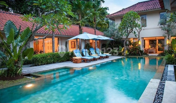 Luxury Beachside 4 Bedroom Villa For Sale In Sanur (391V)