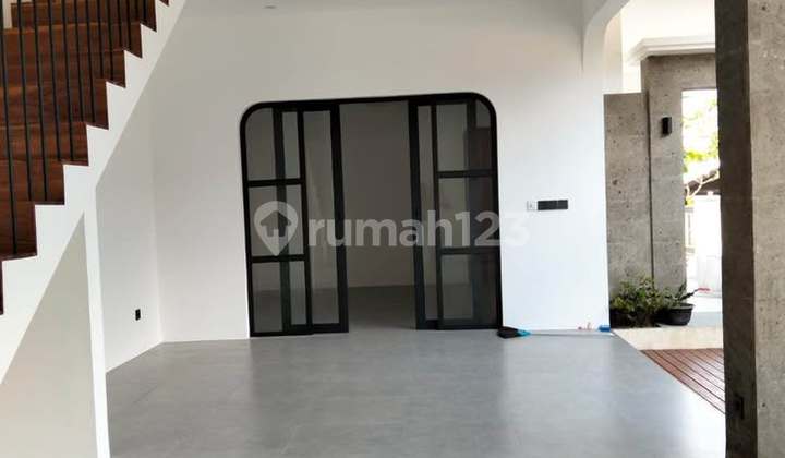 Unfurnished Modern Villa for Rent in Dalung Great Location(115A2)