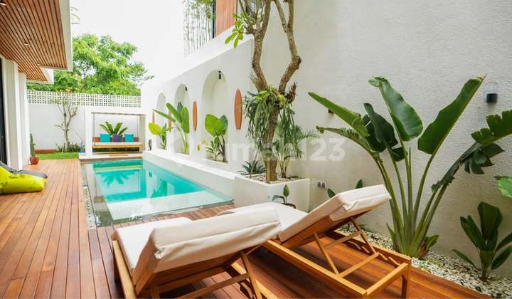 For Rent Luxury New 3 Bedroom Ocean View Villa in Uluwatu (218V)