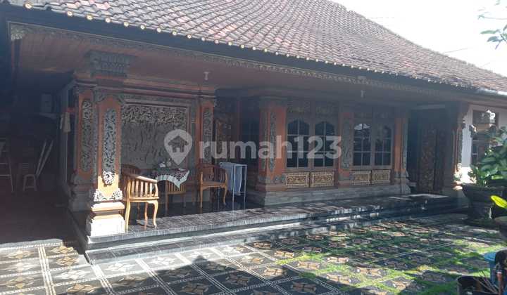 FOR RENT 4 BEDROOM HOUSE LOCATION SANUR (274V) FOR RENT 4 BEDROOM HOUSE LOCATION SANUR (274V)