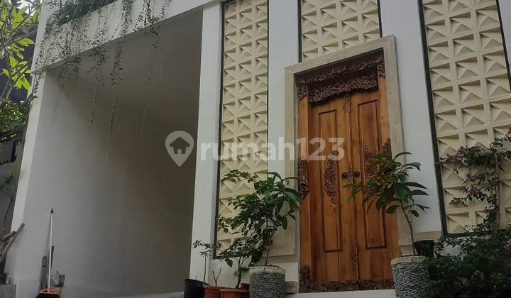 UNFURNISHED 3-STOREY VILLA FOR YEARLY RENT IN CANGGU (141V) UNFURNISHED 3-STOREY VILLA FOR YEARLY RENT IN CANGGU (141V)
