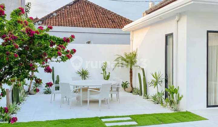 Huge 3 Br Villa For Rent In Kerobokan - 400 Sqm |Yearly (235V) 2