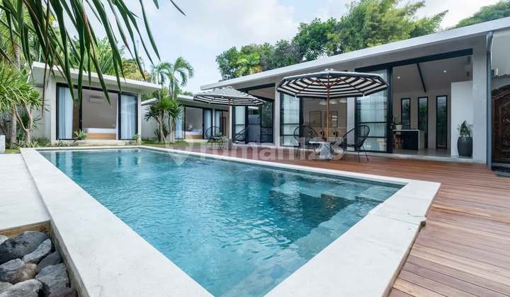Exclusive 4 Bedroom Modern Villa Beachside In Seminyak (312V) Exclusive 4 Bedroom Modern Villa Beachside In Seminyak (312V)