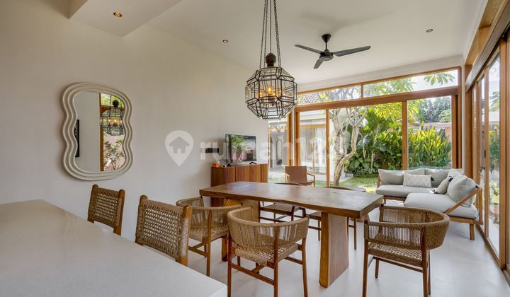 Modern 3 Bedroom Villa in Bumbak, Umalas (227V)