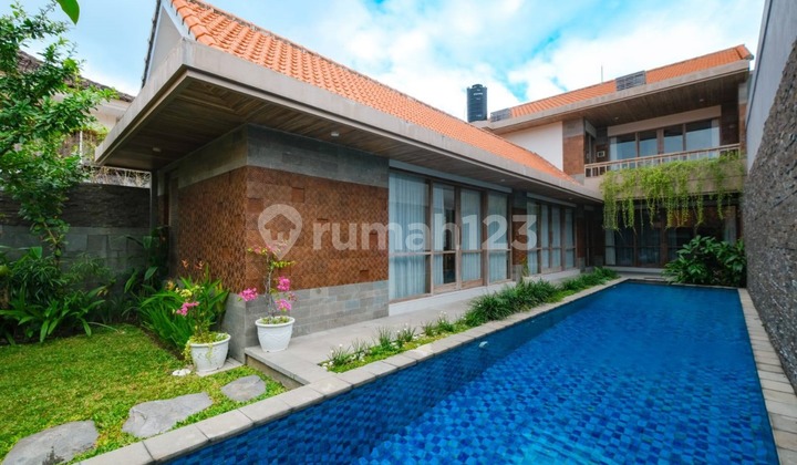 For Rent — Luxury Villa in Bumi Ayu, Sanur (90A1)