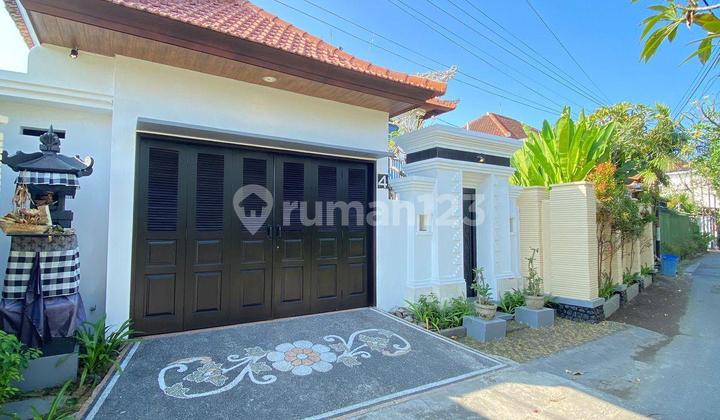 Exclusive 4-Bedroom Villa with Rice Field View in, Sanur (125V) Exclusive 4-Bedroom Villa with Rice Field View in, Sanur (125V)