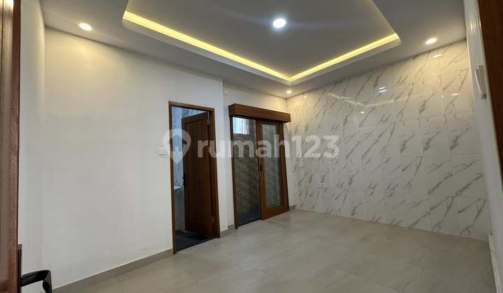 Dikontrakkan Rumah di Jalan Tukad Balian Utara Renon (43V) 2