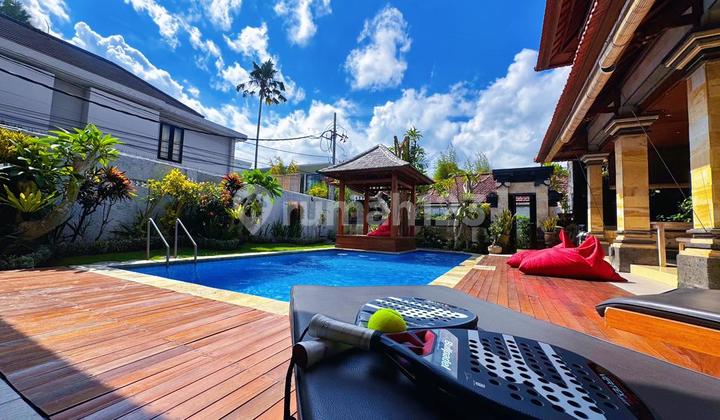 FOR RENT SPACIOUS 5 BEDROOM VILLA IN CANGGU (101A14)