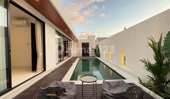 Modern 2 Bedroom Villa For Rent In Semer Kerobokan (235V) Modern 2 Bedroom Villa For Rent In Semer Kerobokan (235V)