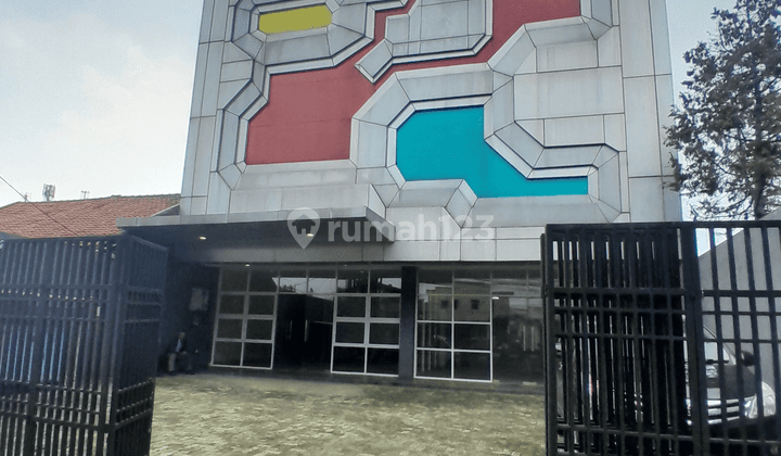 Gedung Komersil Strategis di Jalan Utama Soekarno Hatta, Bandung – Dekat Pusat Perbelanjaan dan Terminal, Harga Bisa Nego! 2