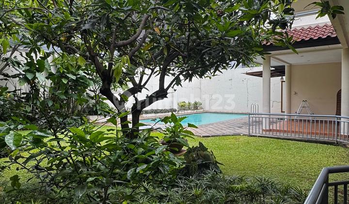 Cozy House Close To MRT Cipete & French International School di Cipete , bisa untuk Kantor