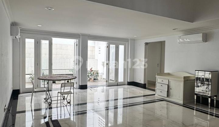 Cozy House For Rent In Senopati Area, Kebayoran Baru Cozy House For Rent In Senopati Area, Kebayoran Baru