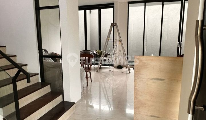 For Rent Town House For Rent in Ampera 2