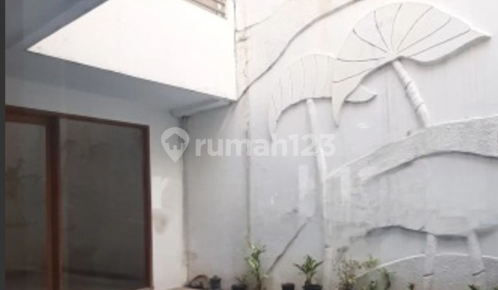 Rumah 2 Lantai Disewakan Di Kuningan 2