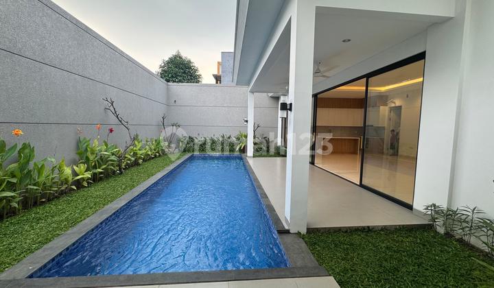 Rumah Cantik 2 1/2 Lantai Di Jual Di Cilandak