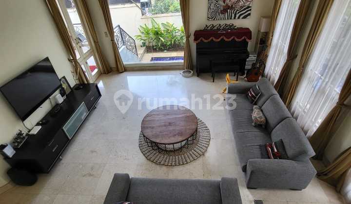 Rumah Nyaman di Kemang Disewakan