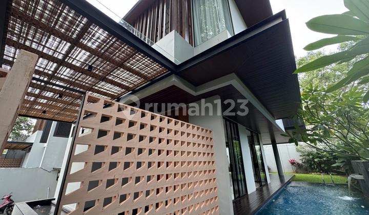 Luxury And Comfortable House For Sale In Kemang Area