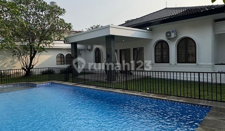 Luxury Garden House Disewakan Di Kemang