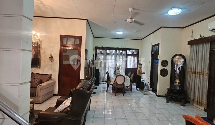 Rumah 2 Lantai Di Jual Di Kebayoran Lokasi Strategis 2