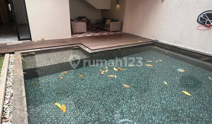 Rumah 2 Lantai dengan Swimming Pool, Bagus Startegi di Cipete di Jual