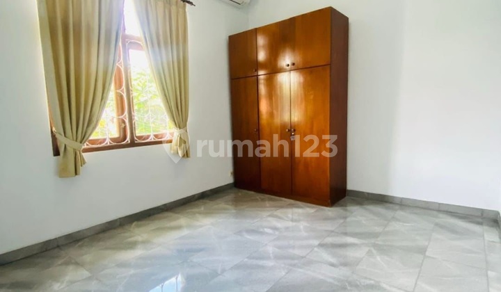 Rumah Besar 2 Lantai Cantik Disewakan Di Pejaten 2