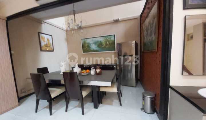 2-Story Furnished House + Basement Near Pondok Indah Mall 2
