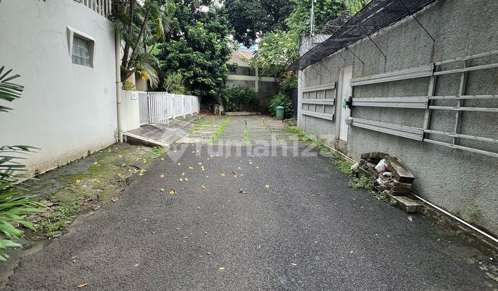 2-Story House With Swimming Pool For Rent In Kuningan 2-Story House With Swimming Pool For Rent In Kuningan