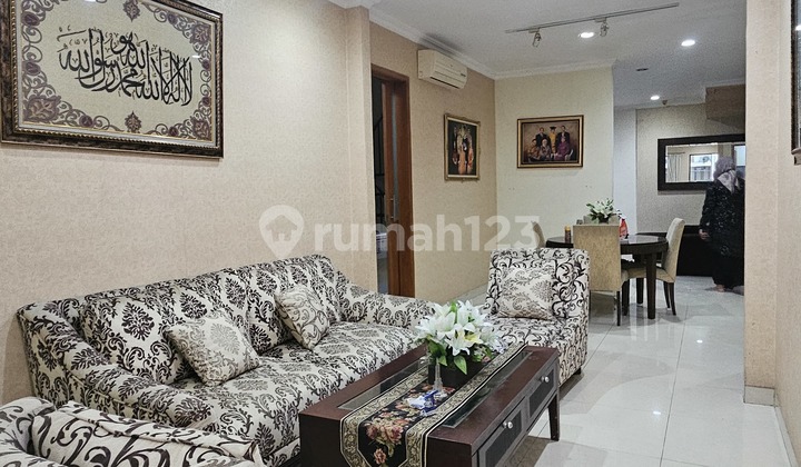 Hunian 2 Lantai Bagus 4 Kamar Tidur Dekat Mal, Sekolah di Jual di Jual di Pondok Indah - Pondok Pinang Hunian 2 Lantai Bagus 4 Kamar Tidur Dekat Mal, Sekolah di Jual di Jual di Pondok Indah - Pondok Pinang