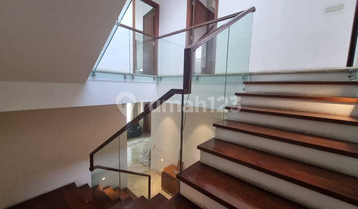 Beautiful 3-Storey House in Pondok Indah 2