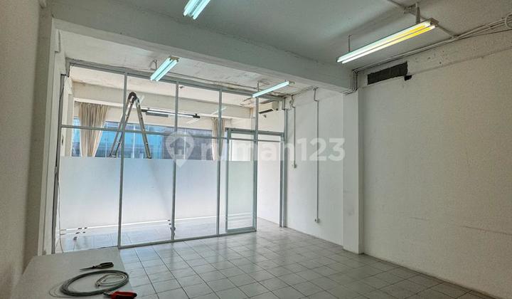 Nice Office Space Unfurnished for Rent in Mampang Prapatan 2