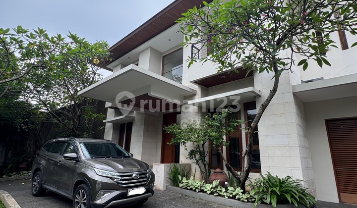Luxury House For Rent In Pejaten