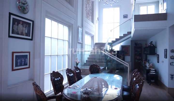 Rumah Besar Dan Cantik Di Jual Di Kebayoran Baru