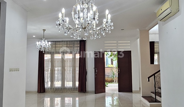 Rumah 2 Lantai Di Sewakan Di Pondok Indah