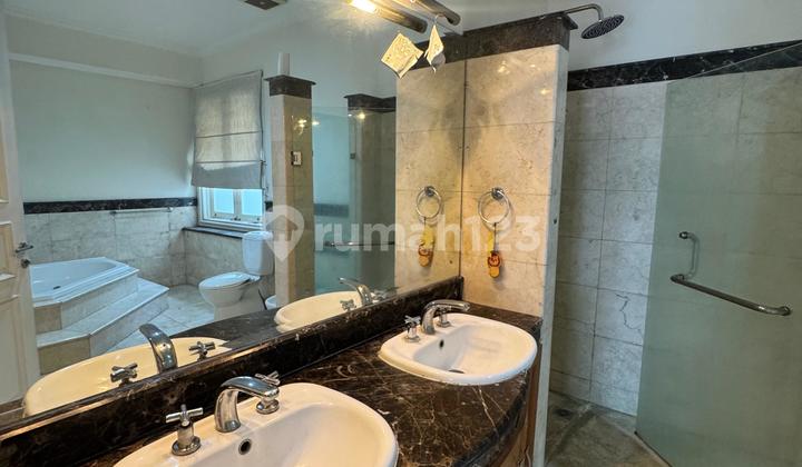 Cozy House Dekat Jakarta Int'l School 2