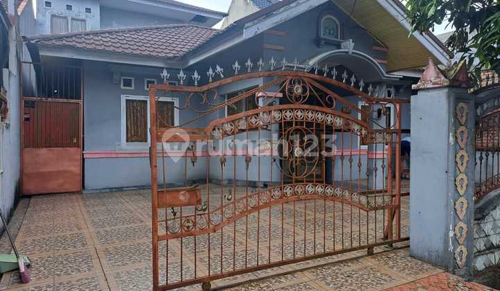 Wide House Inside a Cluster in Harapan Raya Wide House Inside a Cluster in Harapan Raya