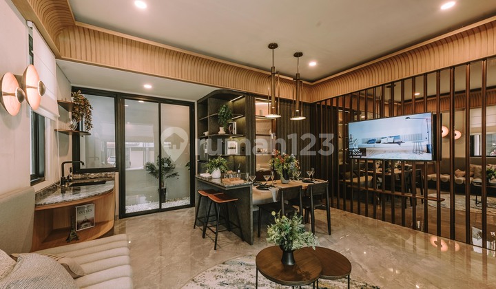 Rumah 3 Lantai dengan Attic Room dan View Danau! 2