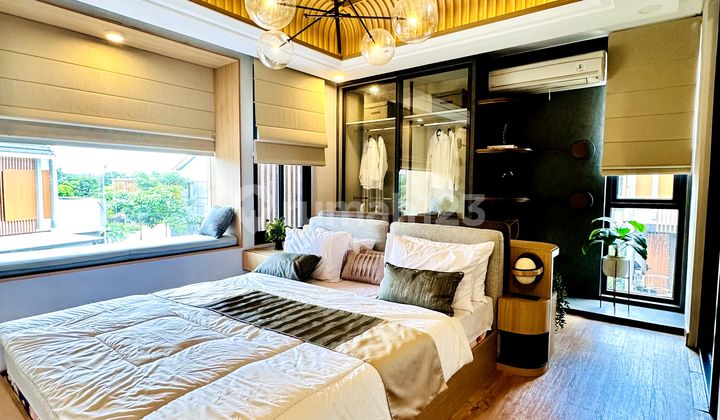 Rumah View Danau! Rumah 3 Lantai dengan Attic Room!