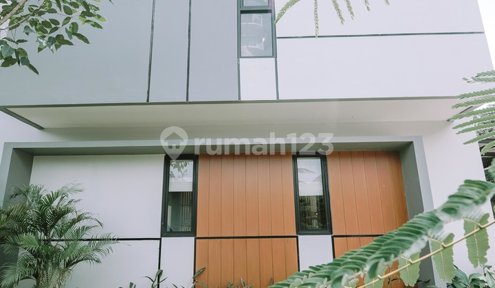 Rumah 2 Lantai ala Resort Bali Tepi Danau! 2