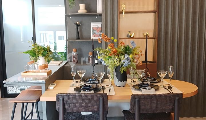 Rumah 3 Lantai Siap Huni! Lokasi Bebas Banjir! 2