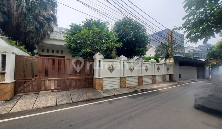 Rumah, 2 Lantai, di Gambir